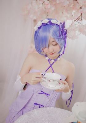 精品国产一二三四_十万网红美女美酱