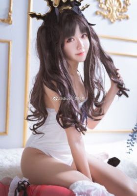 脱裙子打屁屁一直到红_4K全集免费观看