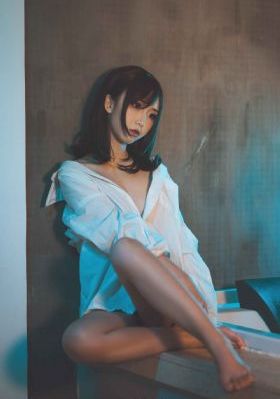青青伊人久久_720高清在线观看
